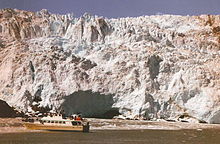 220px-Fjordsglacier.jpg
