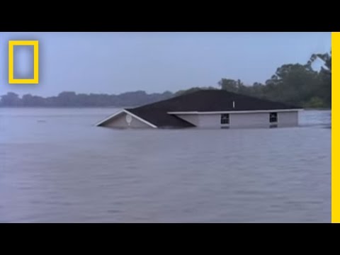 Thumbnail for the embedded element "Floods 101 | National Geographic"