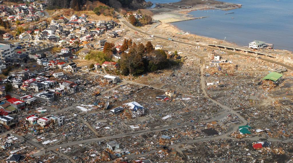Japan-Tsunami-2.jpg